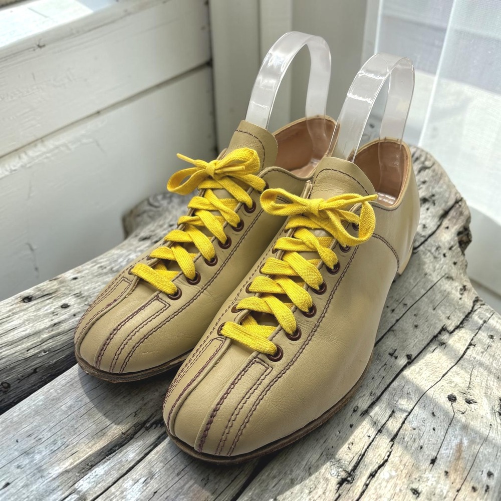 Vintage Bowling Shoes Saunier Wilman Size 8 Tan Leather Yellow Laces Retro 1960s